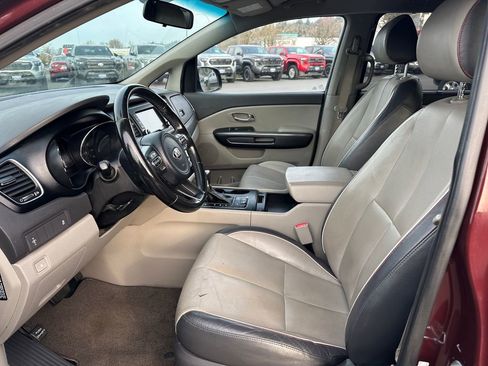 Used 2017 Kia Sedona LX w/ LX Essentials Premium Package image 13