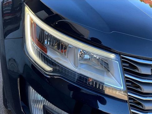 Used 2017 Ford Explorer XLT w/ Equipment Group 202A image 31