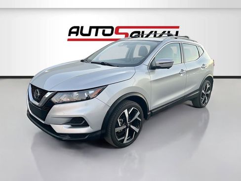 Used 2022 Nissan Rogue Sport SL FWD image 3