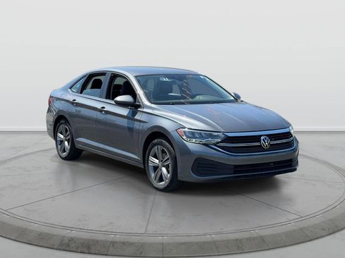 Used 2024 Volkswagen Jetta SE FWD image 1