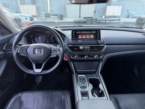Used 2018 Honda Accord Touring image 7