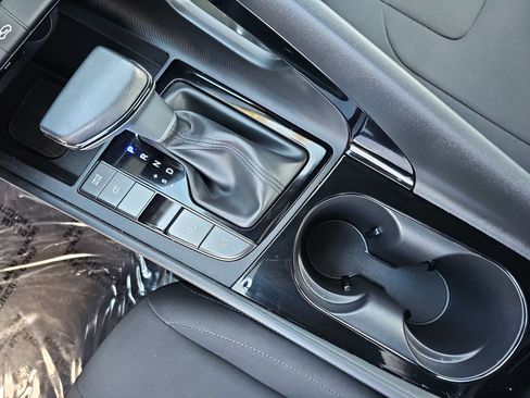 Certified 2025 Hyundai Elantra SEL image 28