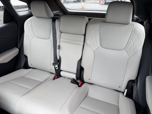 Used 2023 Lexus RX 350 Premium w/ Accessory Package AWD/4WD image 18