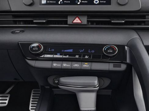 Used 2025 Hyundai Elantra Sport FWD image 11