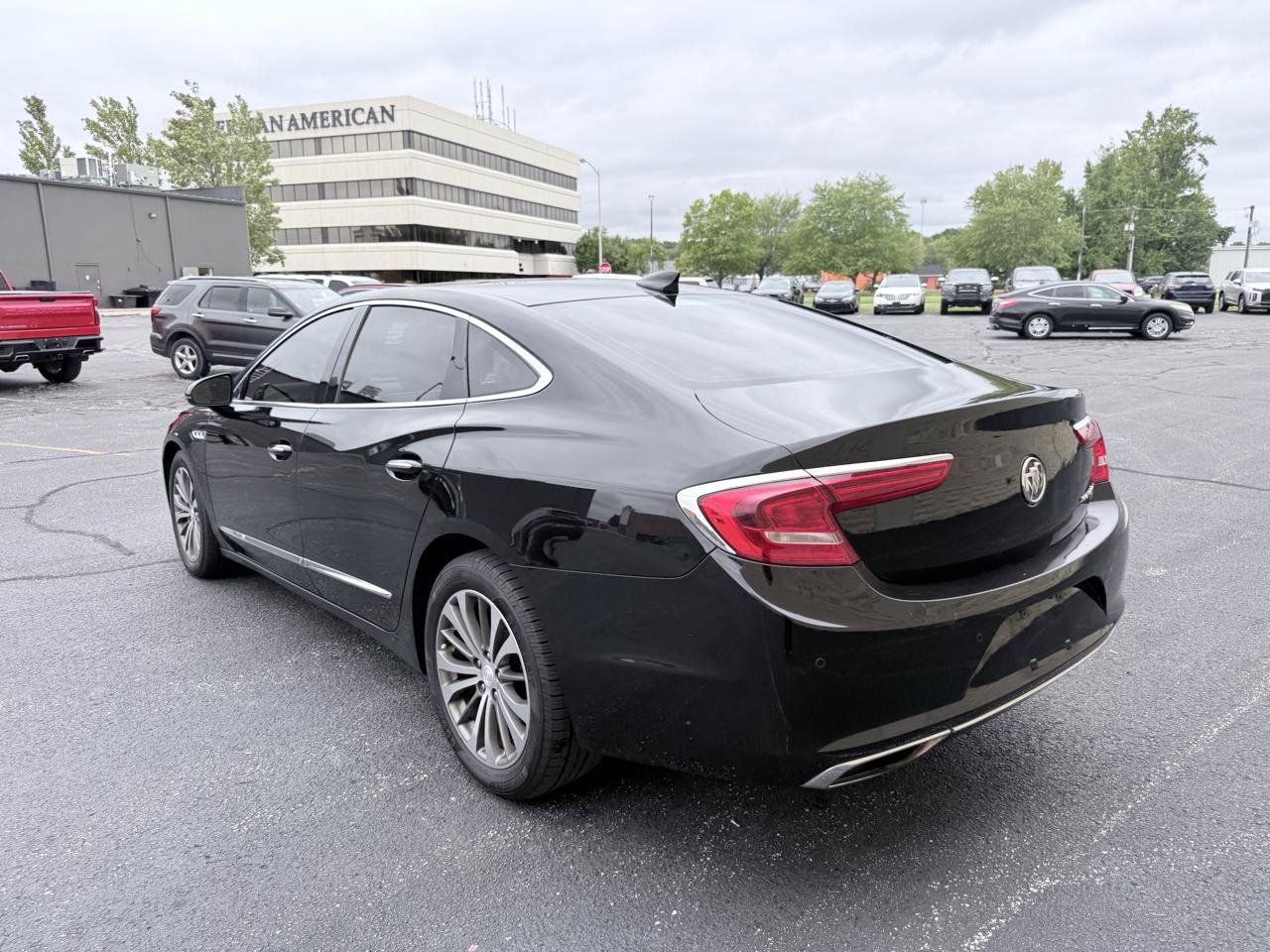 Used 2019 Buick LaCrosse Essence w/ Sun and Shade Package AWD/4WD image 4