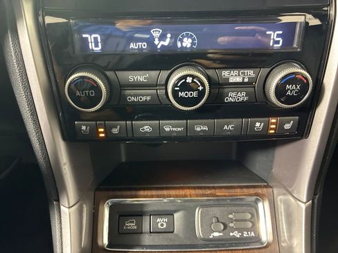 Used 2022 Subaru Ascent Touring image 25