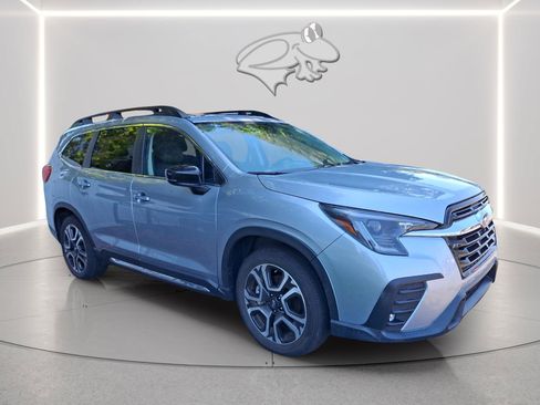 Used 2024 Subaru Ascent Limited w/ Technology Package AWD/4WD image 4