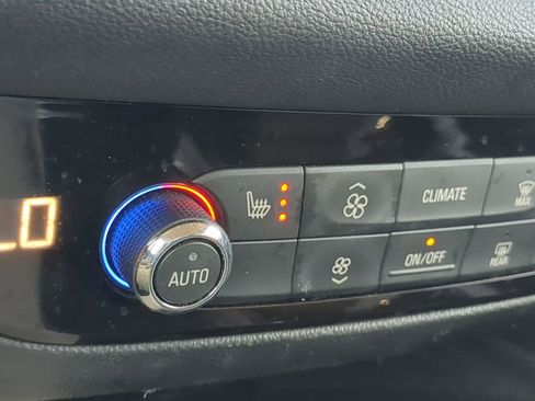 Used 2020 Buick Enclave Essence w/ Sound and Sites Package image 23