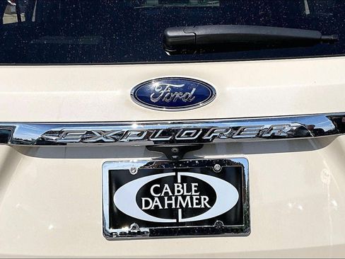 Used 2018 Ford Explorer Limited w/ Equipment Group 301A AWD/4WD image 24