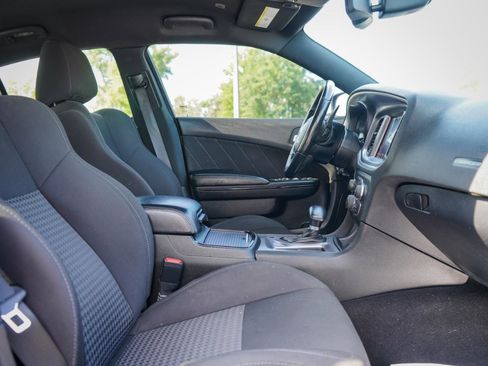 Used 2022 Dodge Charger R/T w/ Blacktop Package image 8