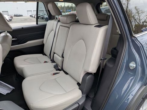 Used 2024 Toyota Grand Highlander AWD image 20