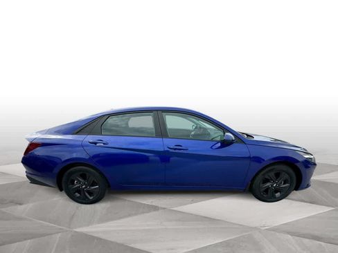 Used 2023 Hyundai Elantra SEL w/ Cargo Package FWD image 9