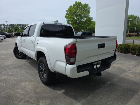 Used 2023 Toyota Tacoma SR5 w/ Technology Package RWD image 5