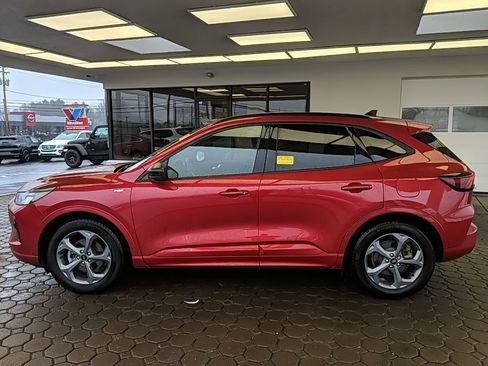 Certified 2023 Ford Escape ST-Line w/ Tech Pack #1 FWD image 9