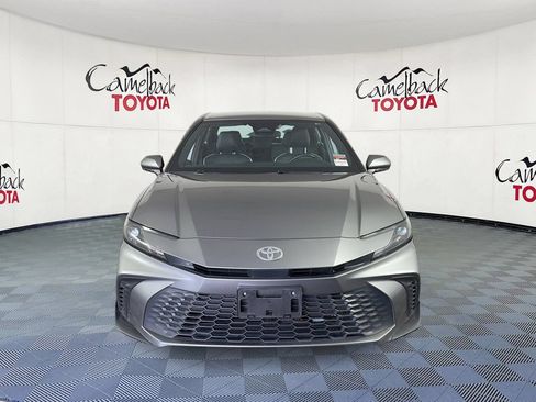 Used 2025 Toyota Camry SE FWD image 2
