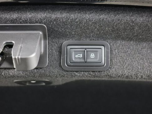 Used 2023 Audi S6 Prestige w/ Prestige Package image 47