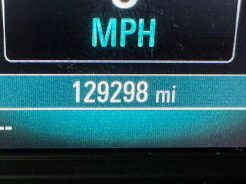 Used 2019 Buick Enclave Essence image 13