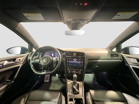 Used 2018 Volkswagen Golf R 4-Door image 17