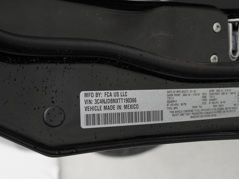 New 2026 Jeep Compass Latitude image 39