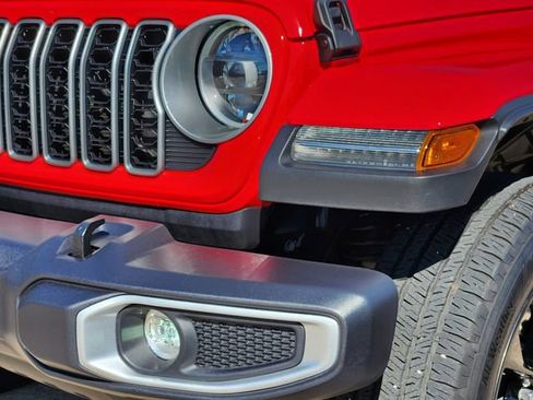 Certified 2025 Jeep Wrangler Unlimited Sahara AWD/4WD image 8
