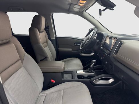 Used 2022 Nissan Frontier SV w/ Technology Package RWD image 40