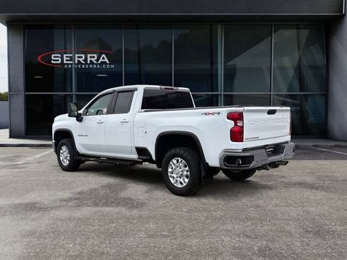 Used 2022 Chevrolet Silverado 2500 LT w/ Convenience Package AWD/4WD image 3