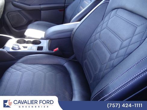 Used 2023 Ford Escape Platinum w/ Premium Technology Package FWD image 6