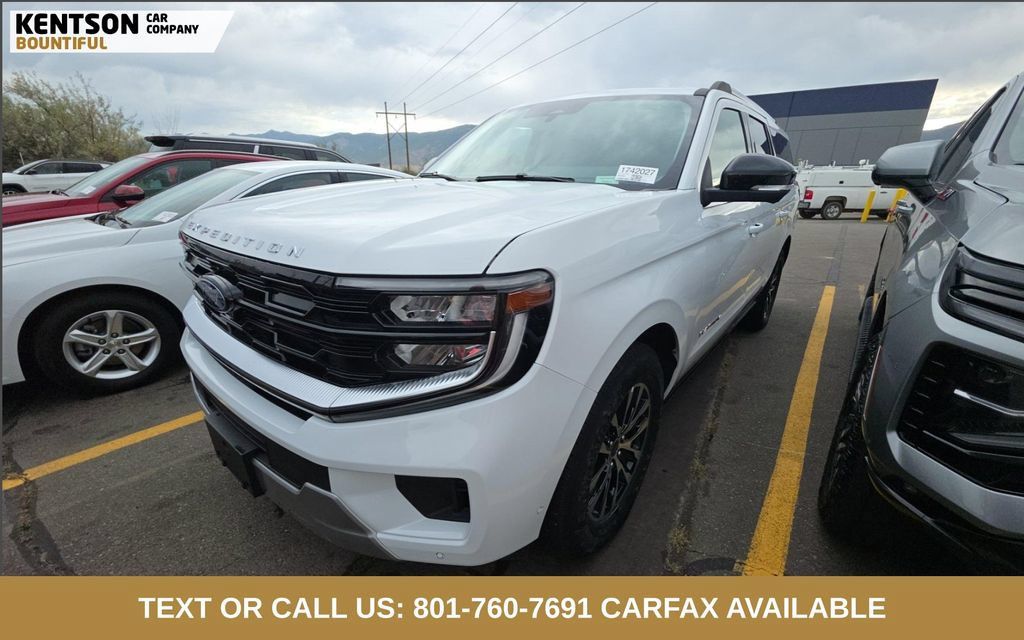 Used 2025 Ford Expedition Max Platinum AWD/4WD image 1