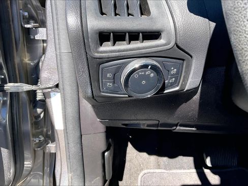 Used 2014 Ford Focus SE w/ SE Sport Package image 32