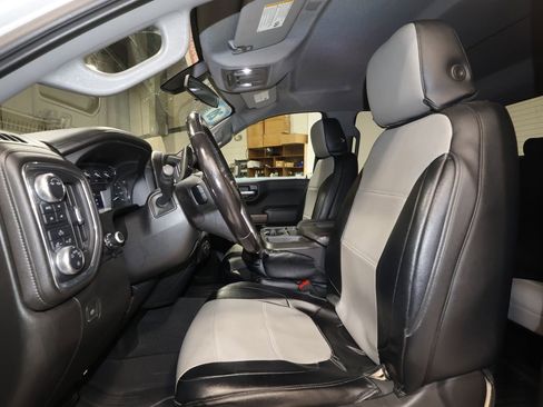 Used 2020 GMC Sierra 1500 SLE w/ SLE Value Package image 12