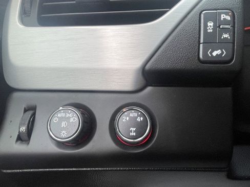 Used 2016 GMC Yukon SLT w/ Open Road Package image 16