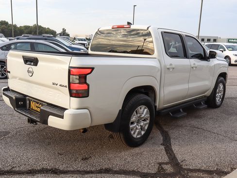 Used 2022 Nissan Frontier SV image 4