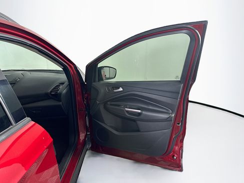 Used 2017 Ford Escape Titanium image 34