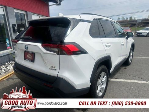 Used 2020 Toyota RAV4 XLE w/ Carpet Mat Package image 15