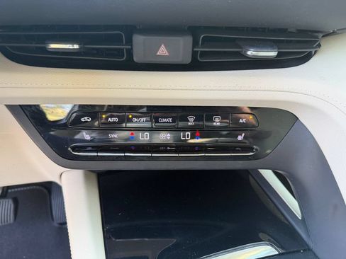 Used 2023 Buick Envision Essence AWD/4WD image 25
