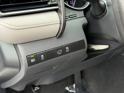 Used 2021 Toyota Camry LE FWD image 14