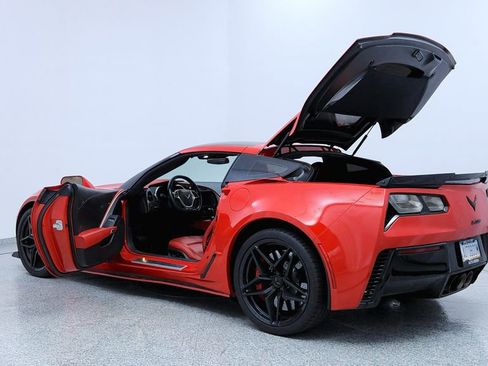 Used 2016 Chevrolet Corvette Z06 w/ 3LZ Preferred Equipment Group image 10