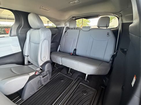 Used 2025 Toyota Sienna XLE w/ XLE Plus Package AWD/4WD image 33
