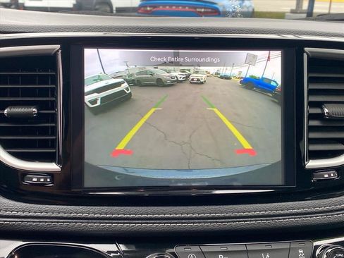 Used 2025 Chrysler Pacifica Select w/ Uconnect Theater Family Group AWD/4WD image 14