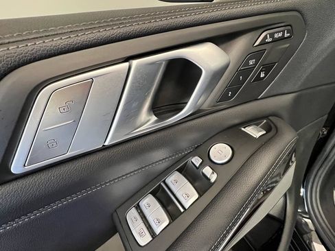 Used 2020 BMW X7 M50i w/ Executive Package image 26