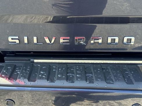 Used 2018 Chevrolet Silverado 1500 LTZ Z71 w/ Centennial Edition AWD/4WD image 31
