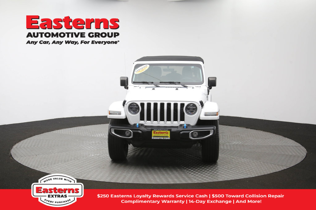 Used 2022 Jeep Wrangler Unlimited Sahara w/ Cold Weather Group AWD/4WD image 55