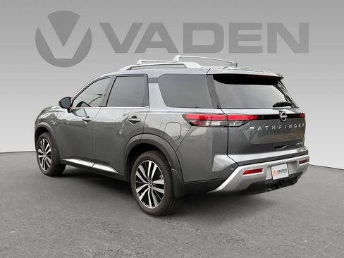 Used 2025 Nissan Pathfinder Platinum FWD image 27