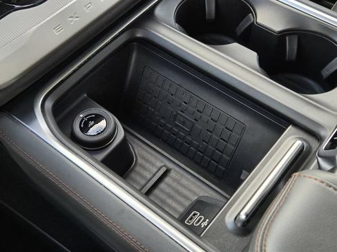 Used 2025 Ford Expedition Active RWD image 21