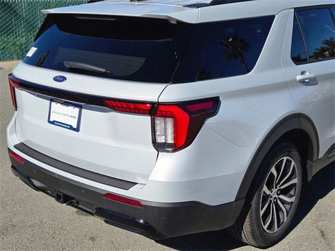 New 2026 Ford Explorer ST-Line image 6