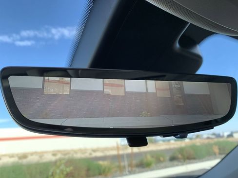 Used 2023 Buick Envision Avenir image 28