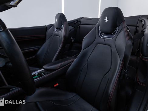 Used 2020 Ferrari Portofino RWD image 18