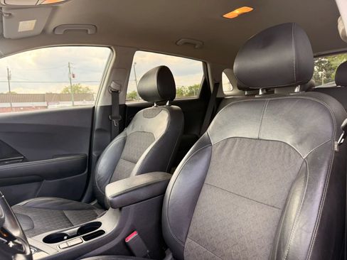 Used 2018 Kia Niro EX w/ EX Touring Graphite Edition FWD image 12