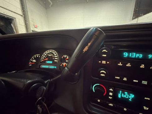 Used 2004 Chevrolet Silverado 1500 LS w/ Light Duty Power Package image 18