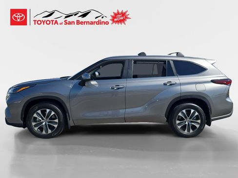 Certified 2025 Toyota Highlander XLE AWD/4WD image 2